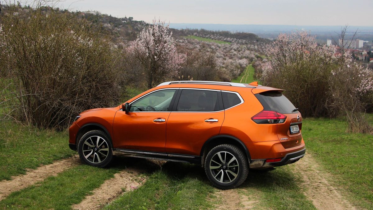 NISSAN X-TRAIL