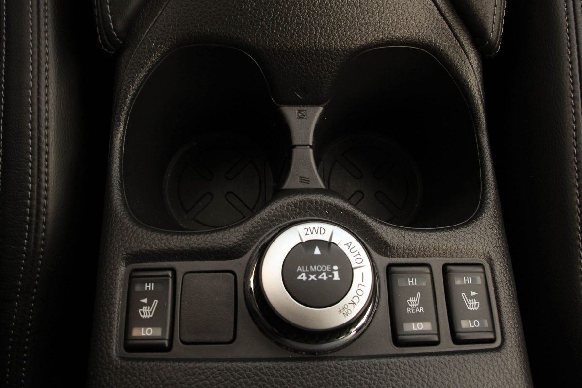 NISSAN X-TRAIL