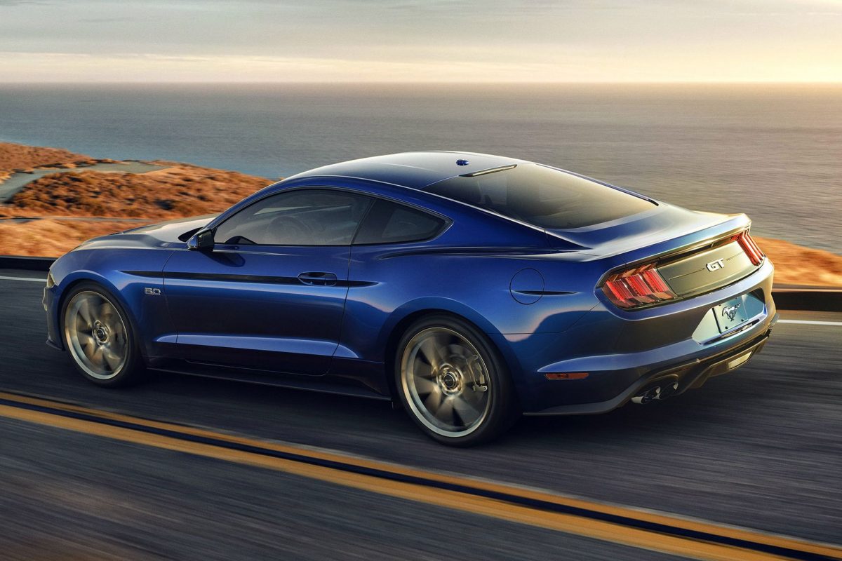 FORD MUSTANG