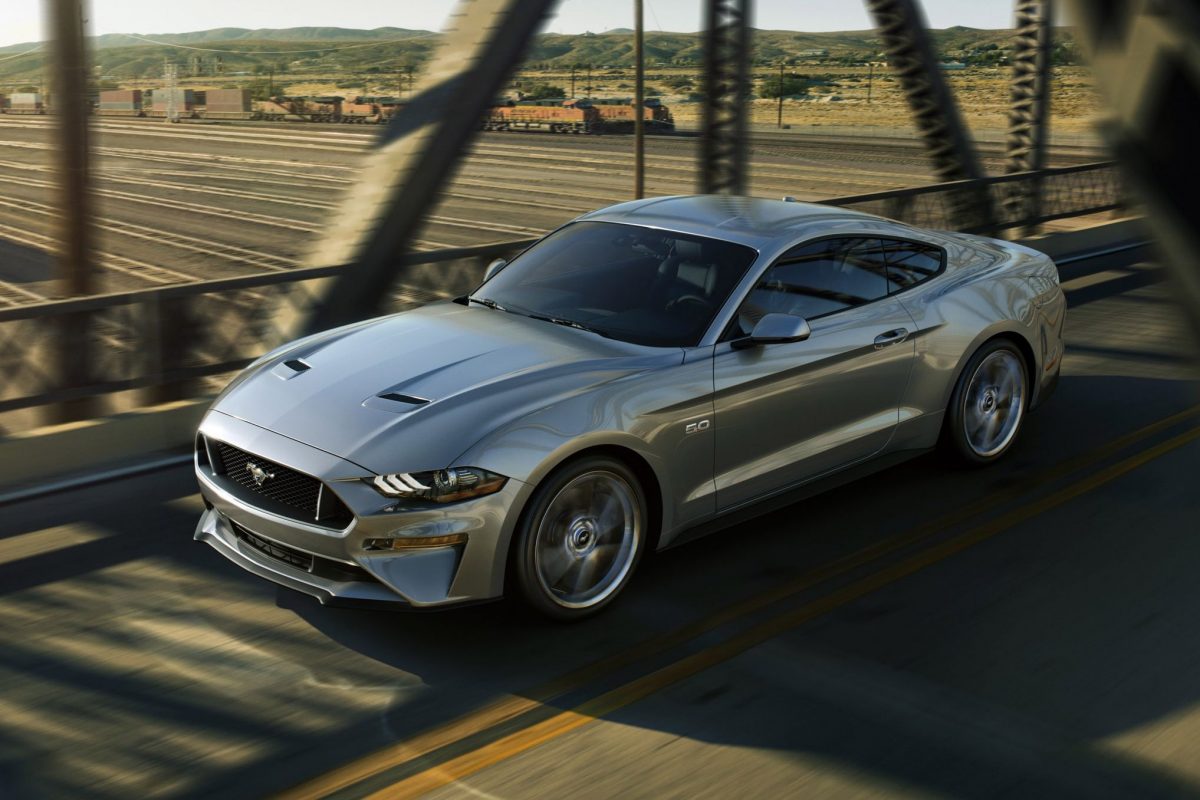 FORD MUSTANG