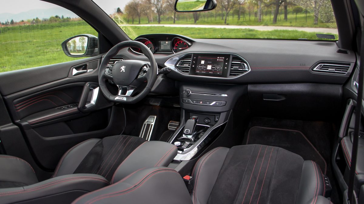 PEUGEOT 308