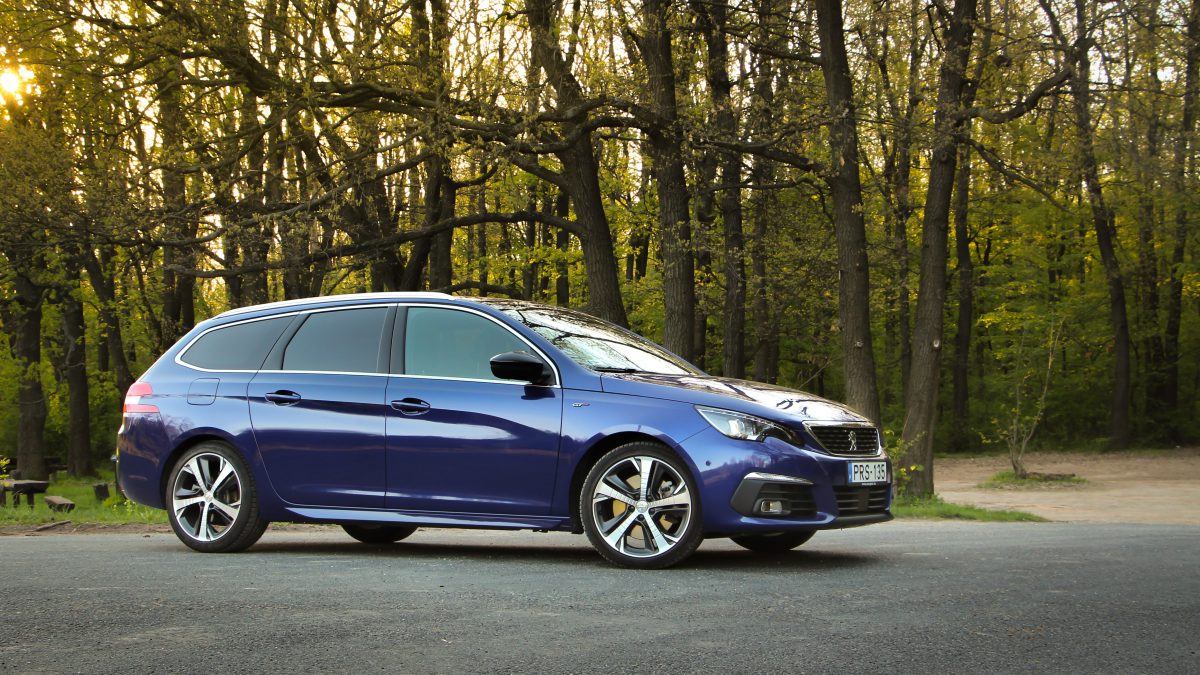 PEUGEOT 308