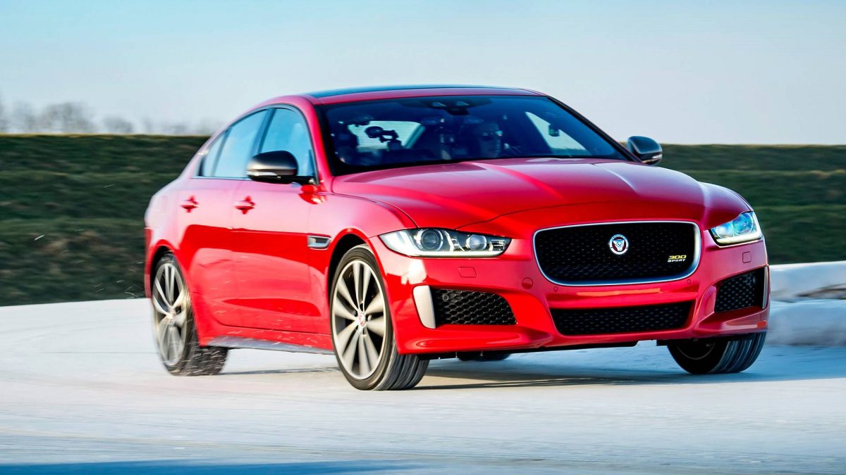JAGUAR XE