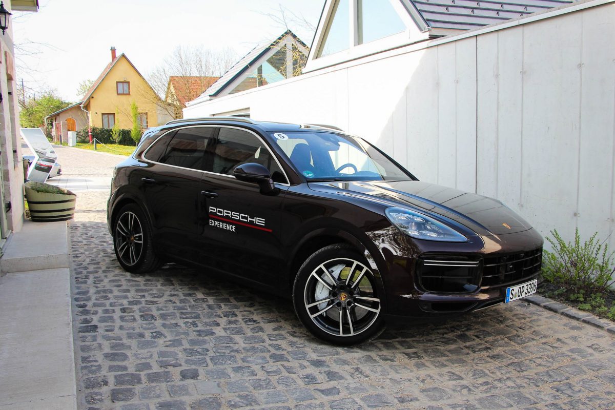 PORSCHE