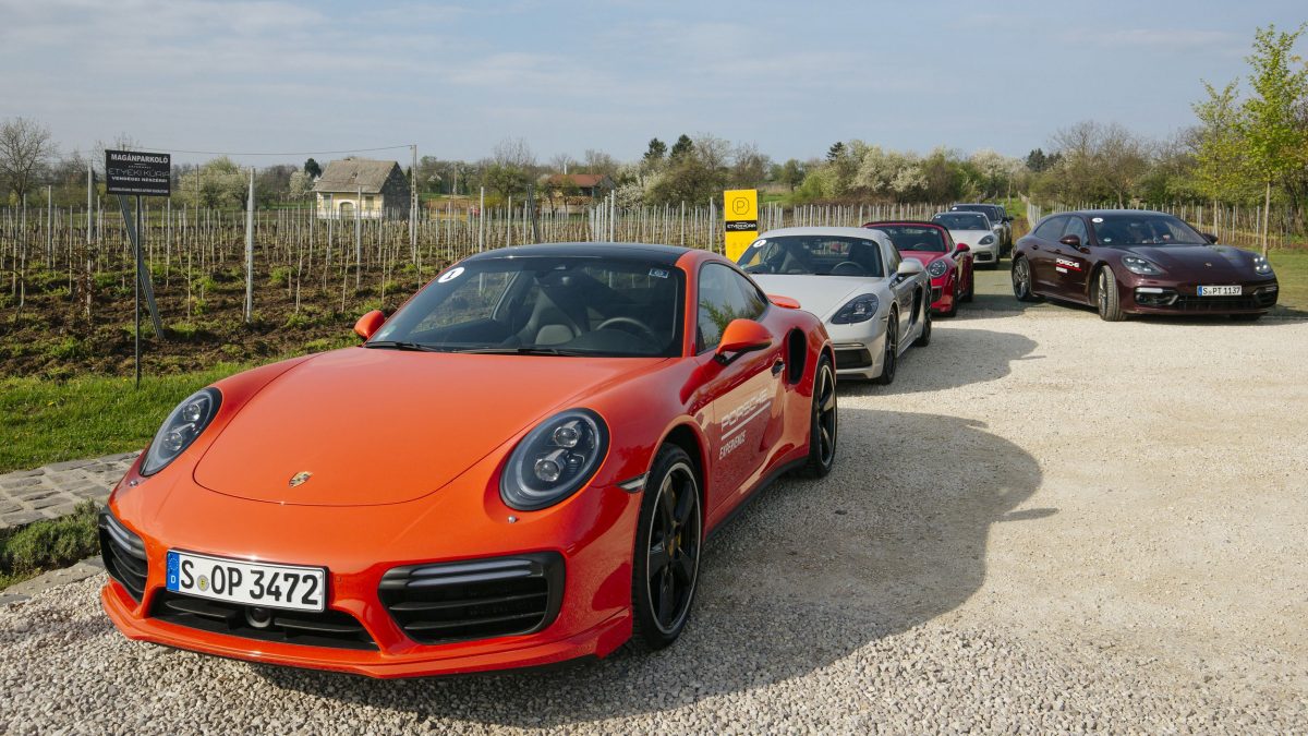 PORSCHE