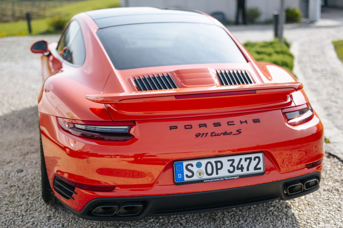 PORSCHE
