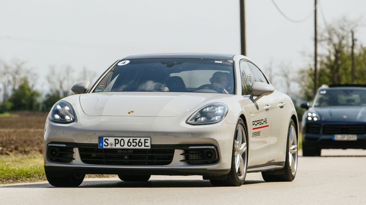 PORSCHE