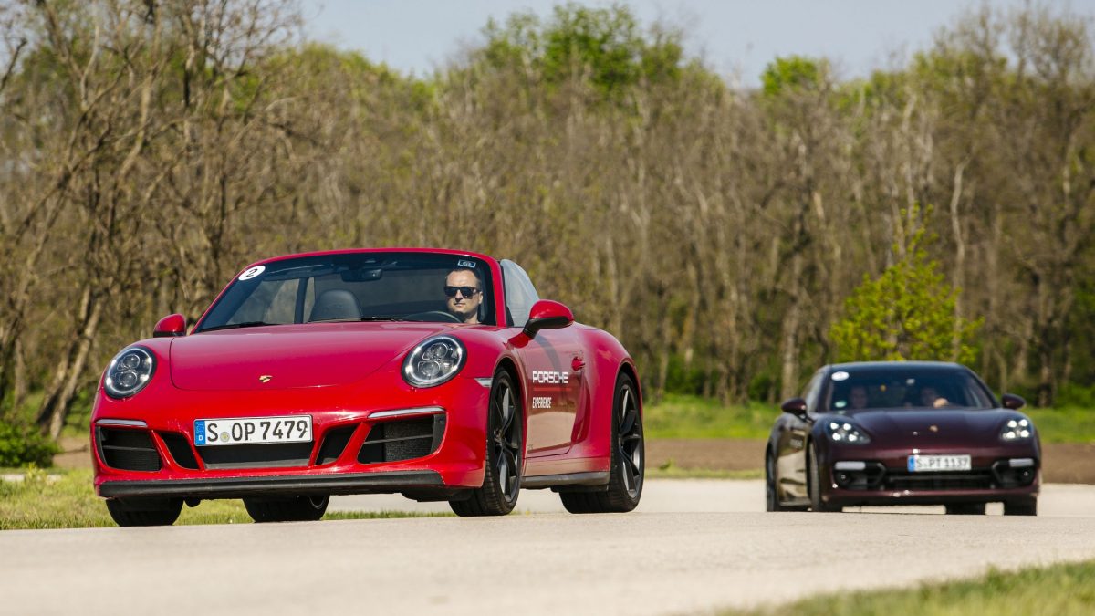 PORSCHE