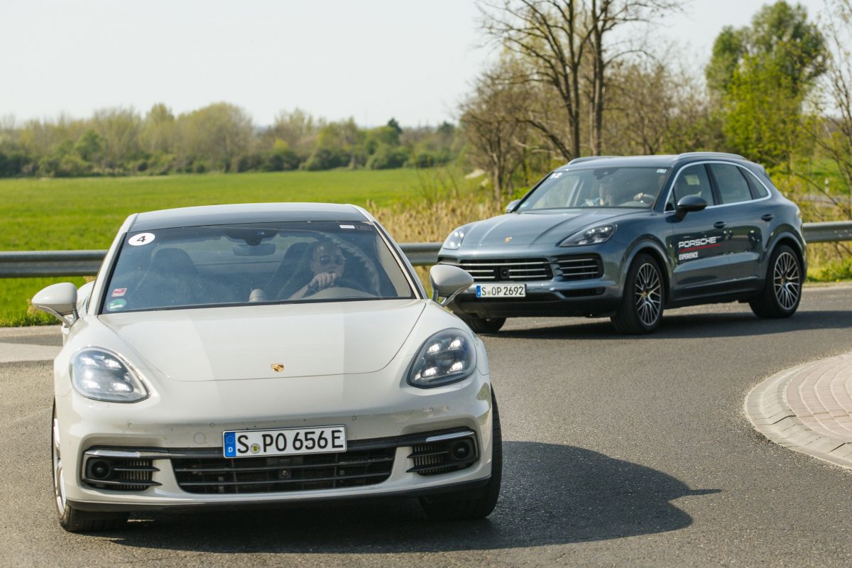 PORSCHE