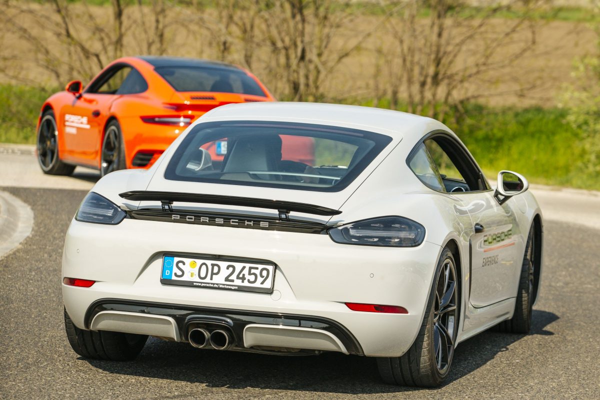 PORSCHE