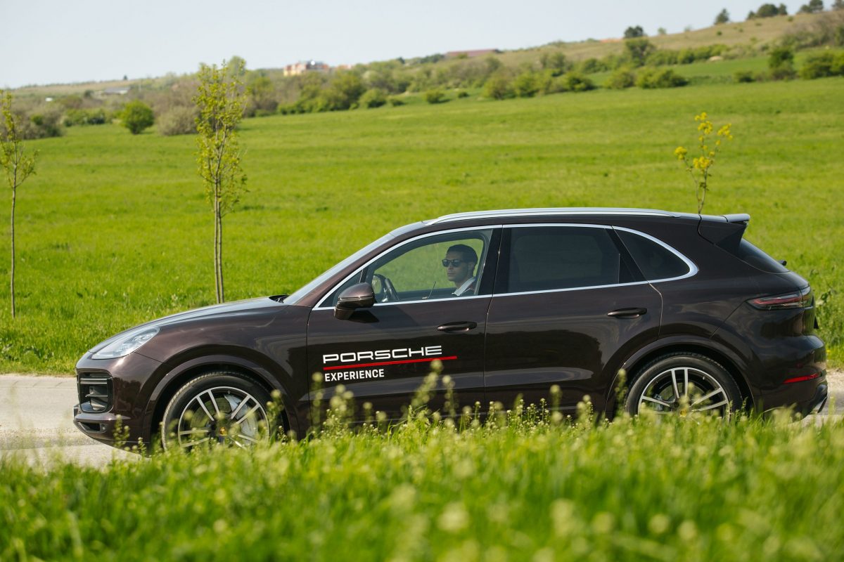 PORSCHE