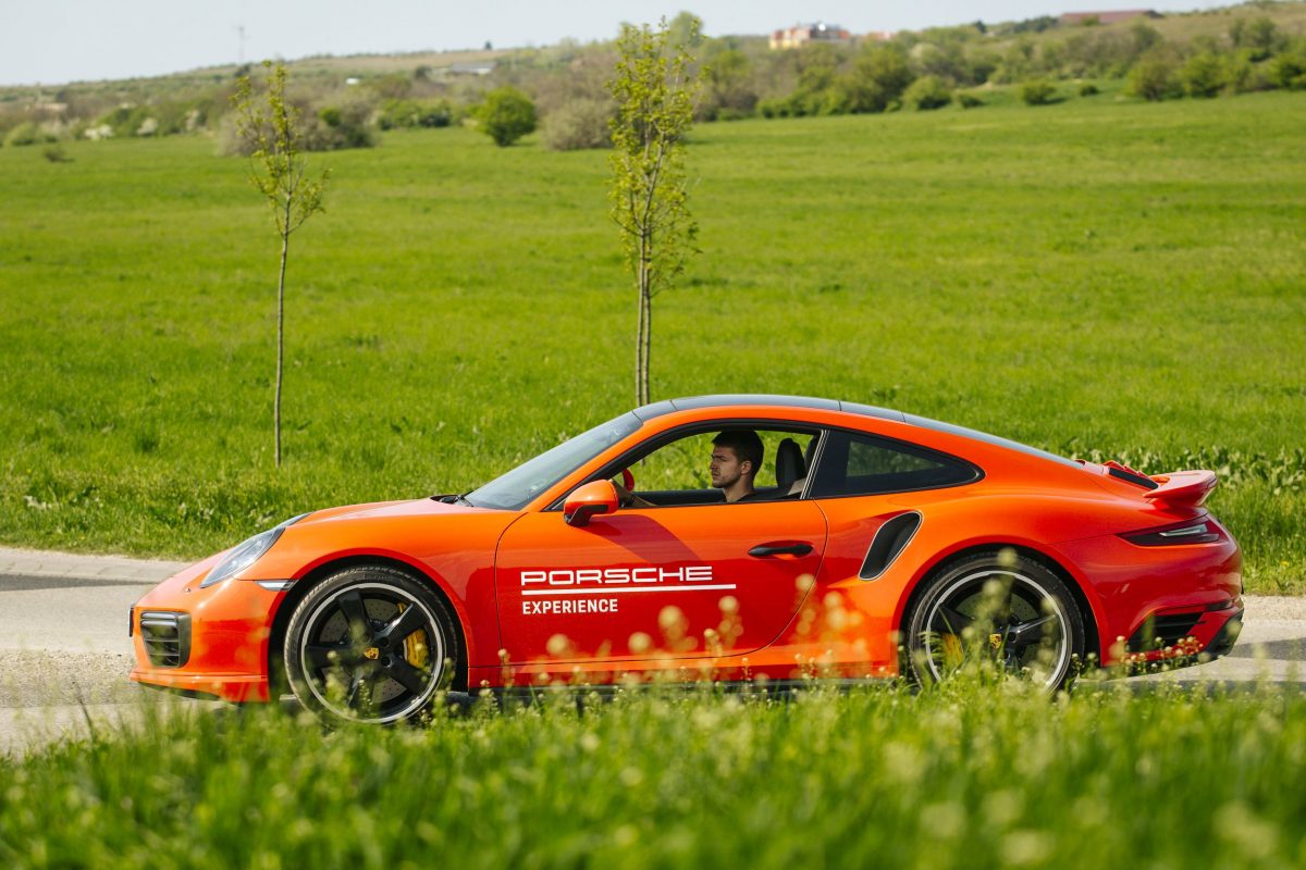 PORSCHE