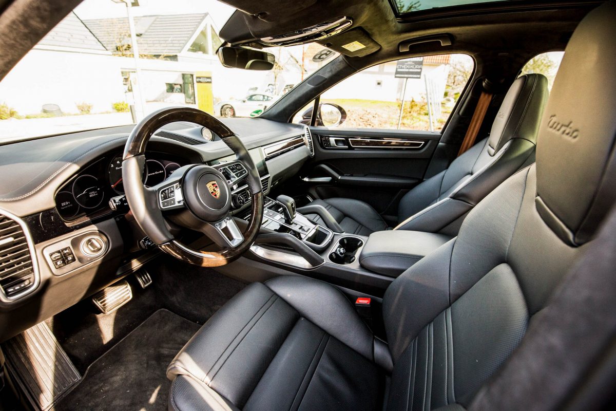 PORSCHE