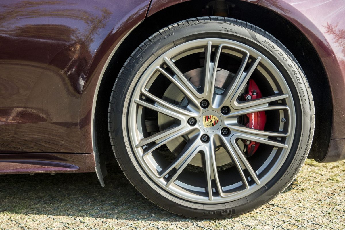 PORSCHE