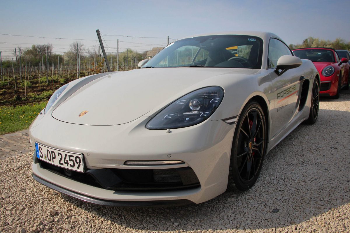 PORSCHE
