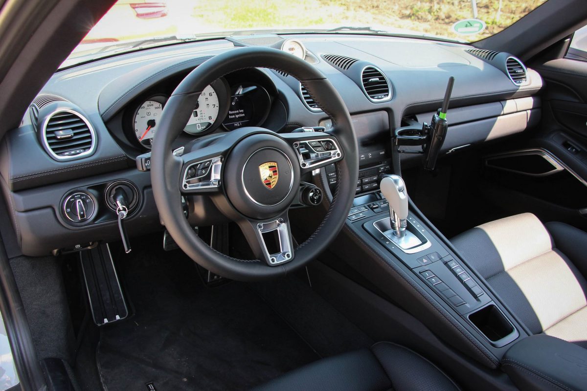 PORSCHE