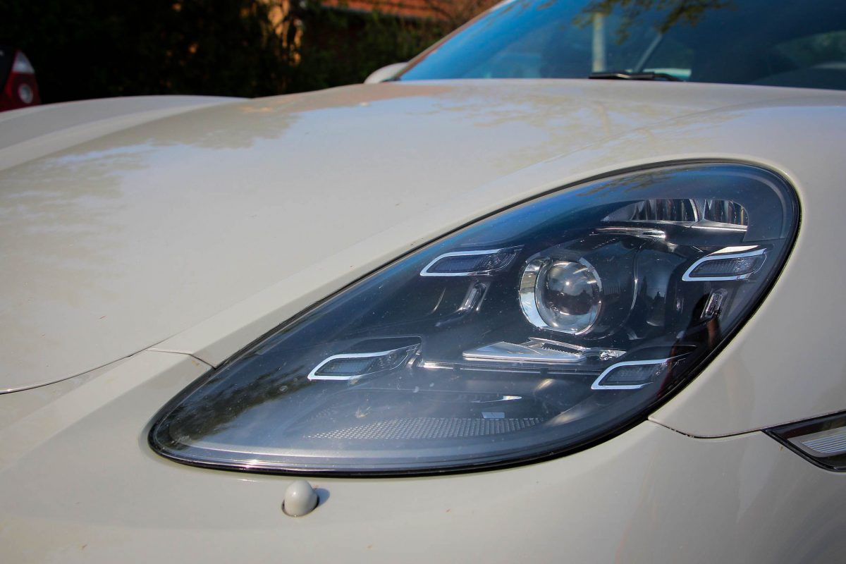 PORSCHE