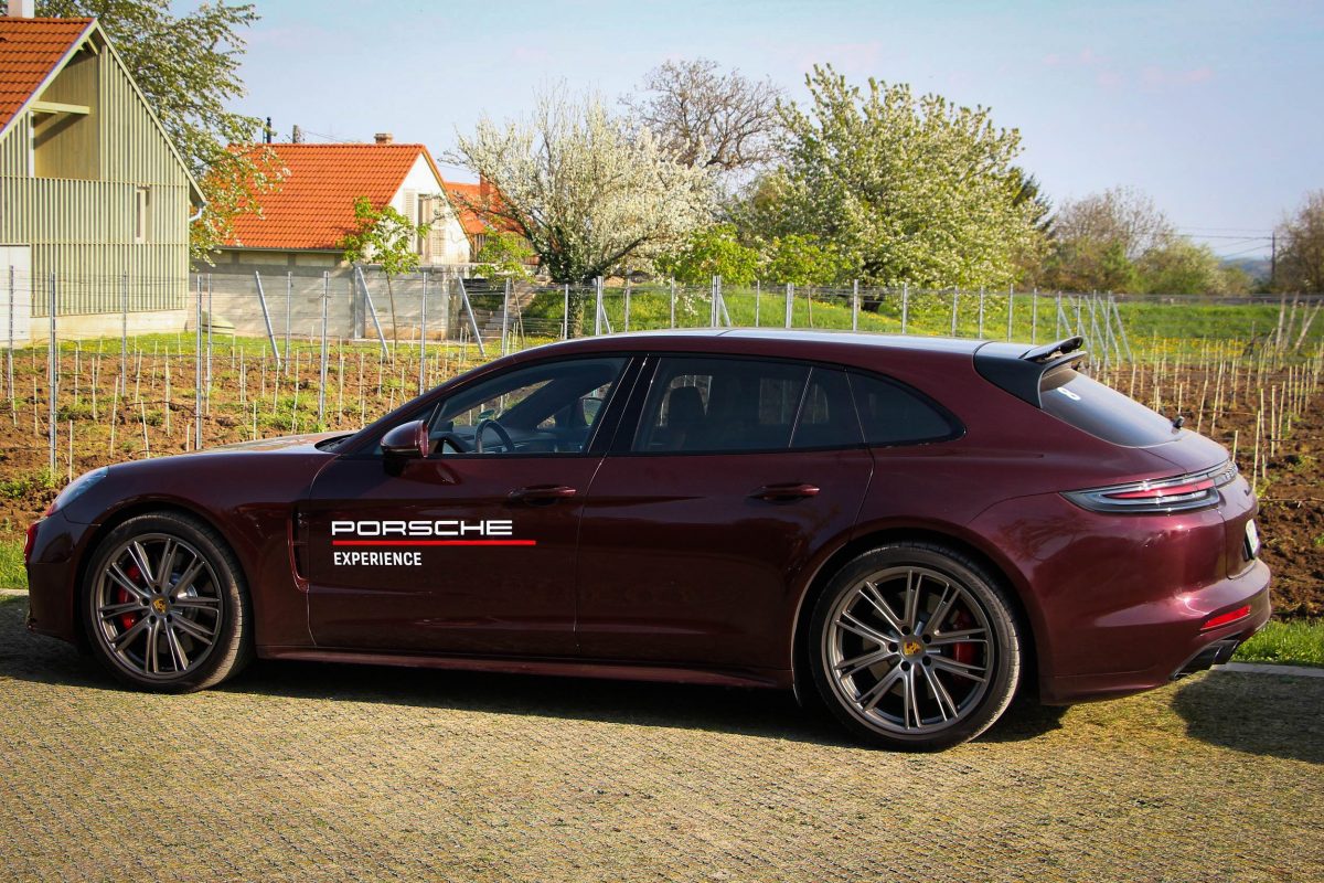 PORSCHE