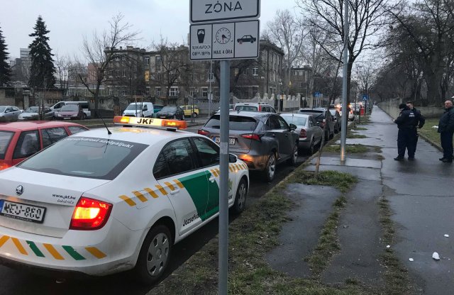 Miért adnak kerékbilincset  a P Zóna tábla után? Eláruljuk!