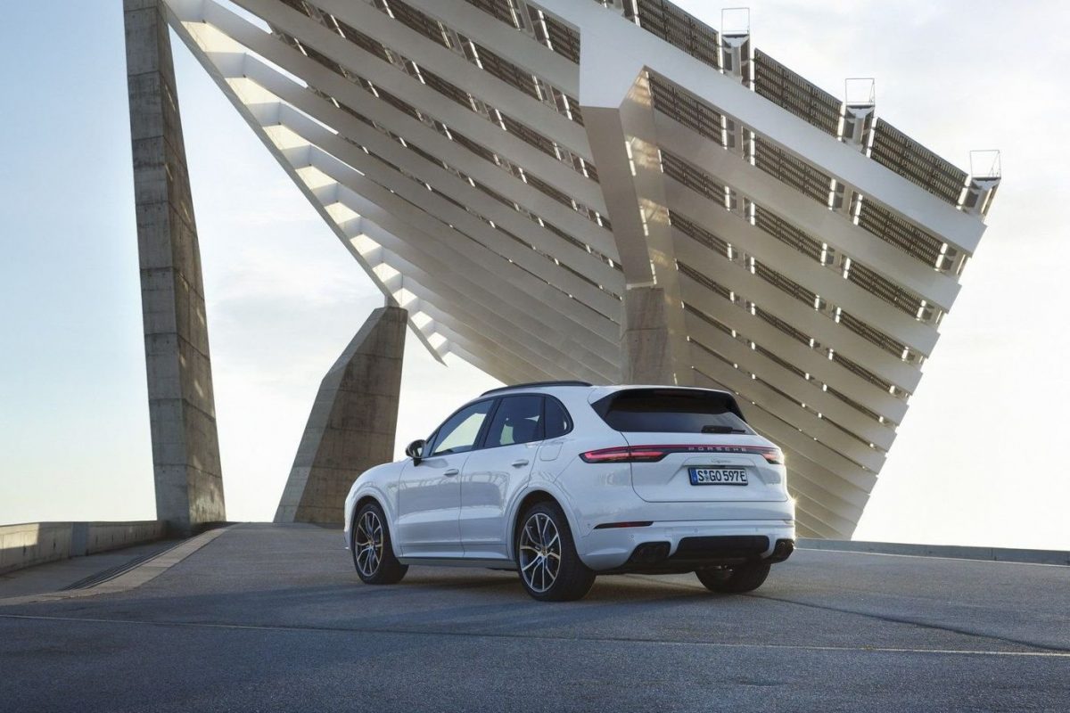 PORSCHE CAYENNE