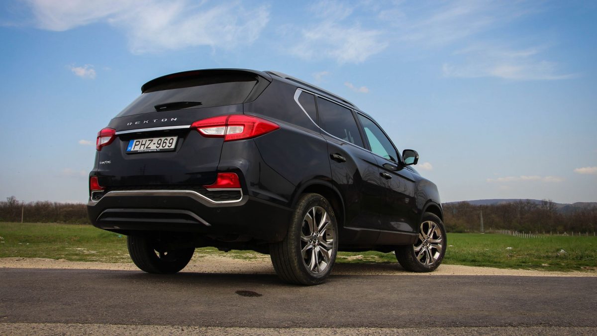 SSANGYONG REXTON