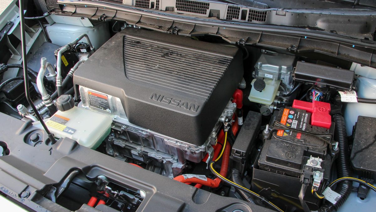 NISSAN LEAF