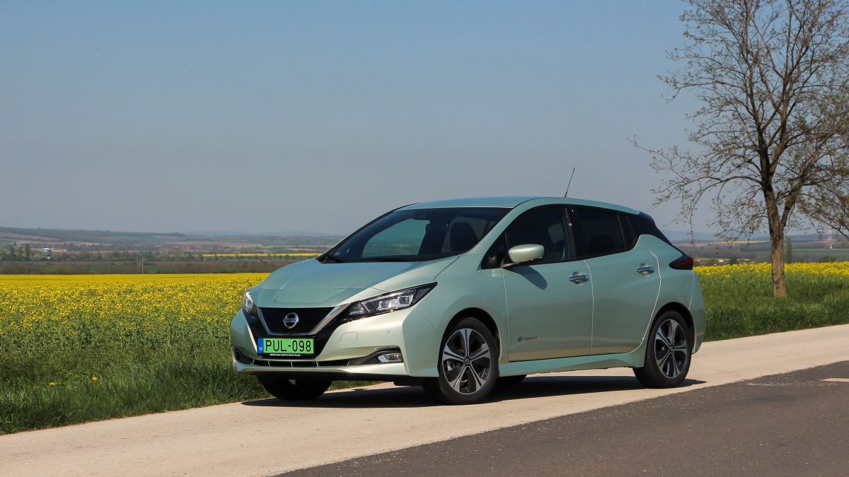 NISSAN LEAF