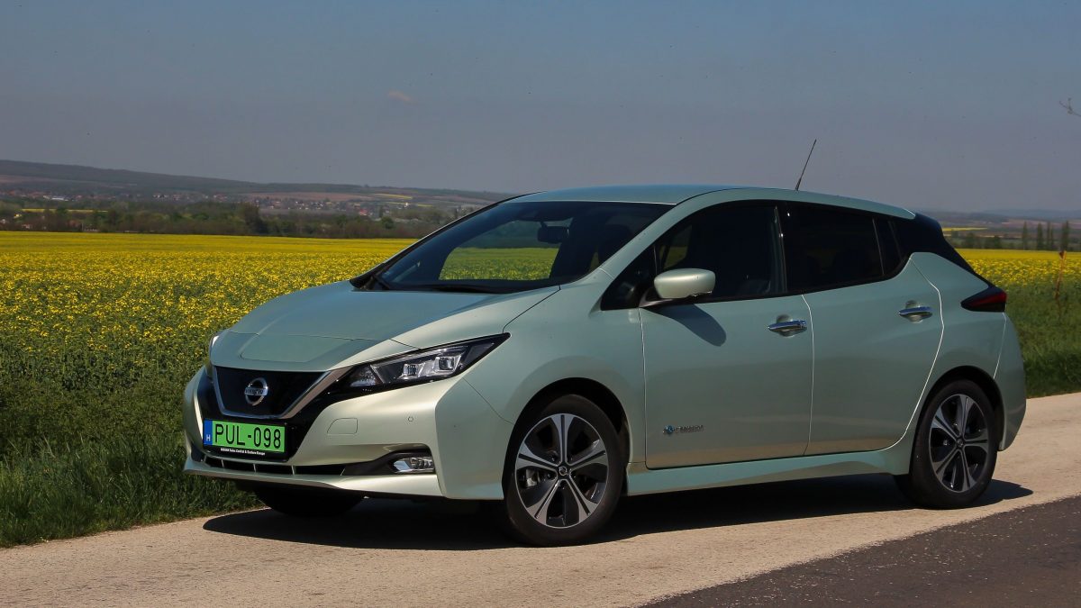 NISSAN LEAF