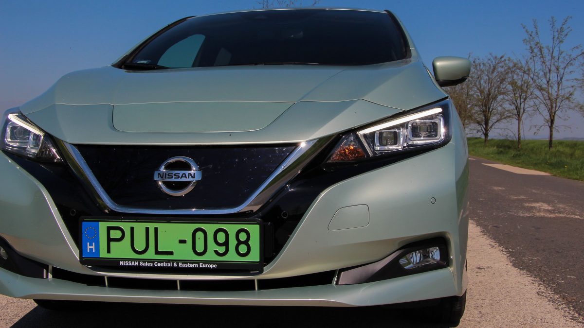 NISSAN LEAF