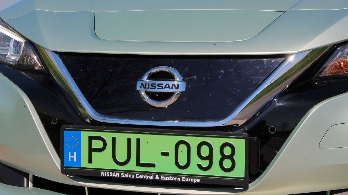 NISSAN LEAF