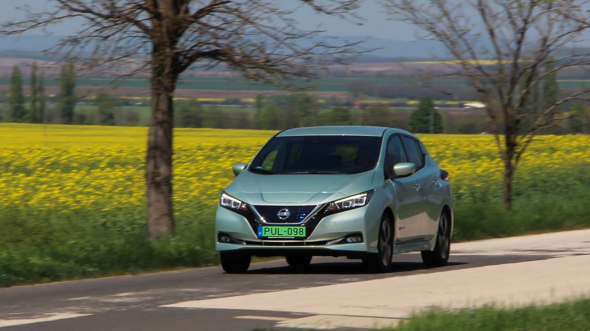 NISSAN LEAF