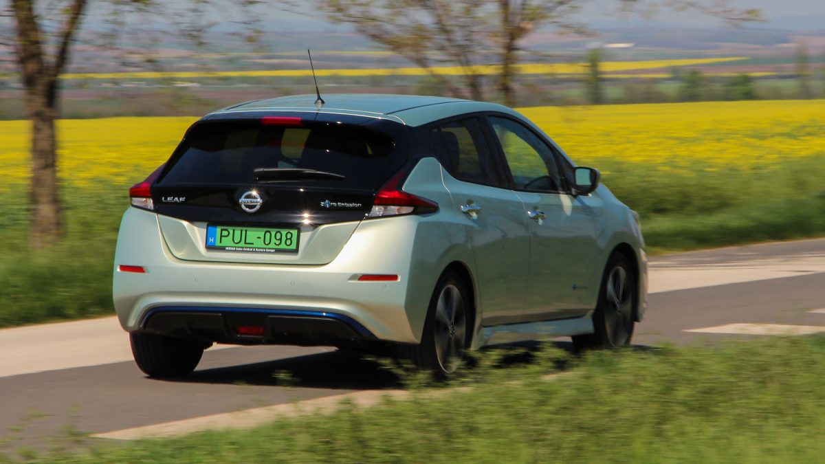 NISSAN LEAF