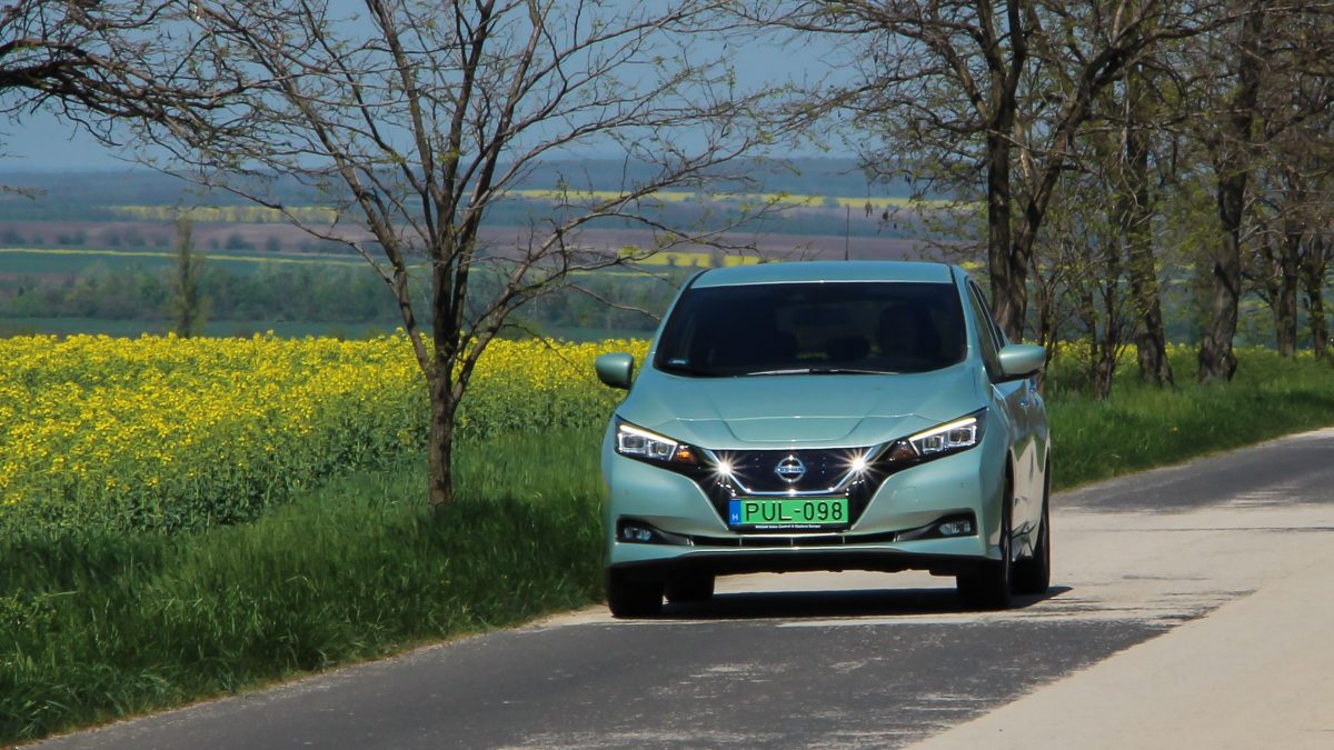 NISSAN LEAF