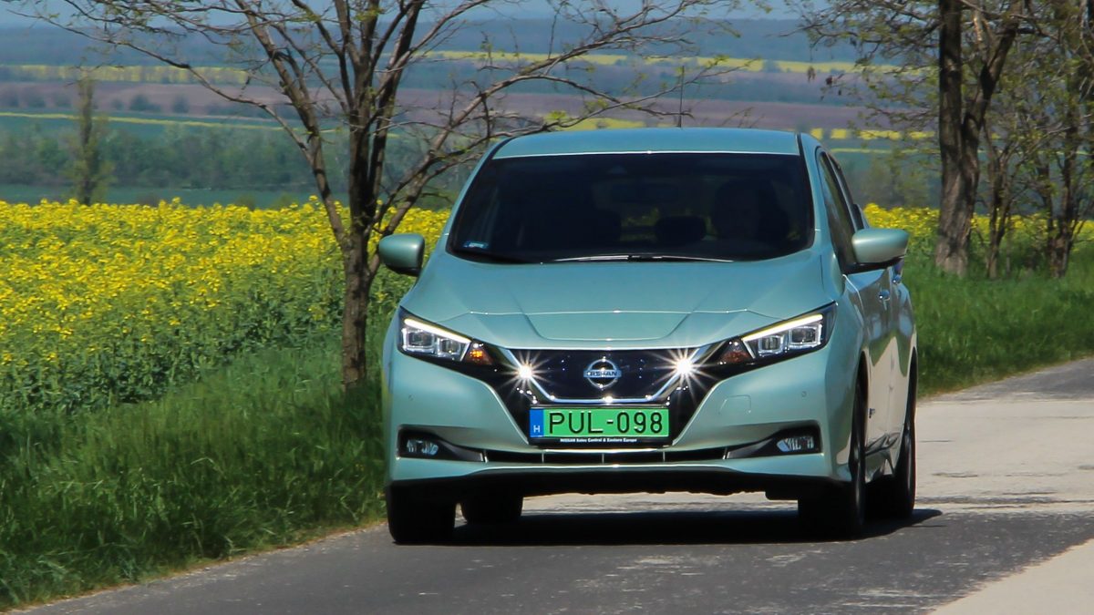 NISSAN LEAF