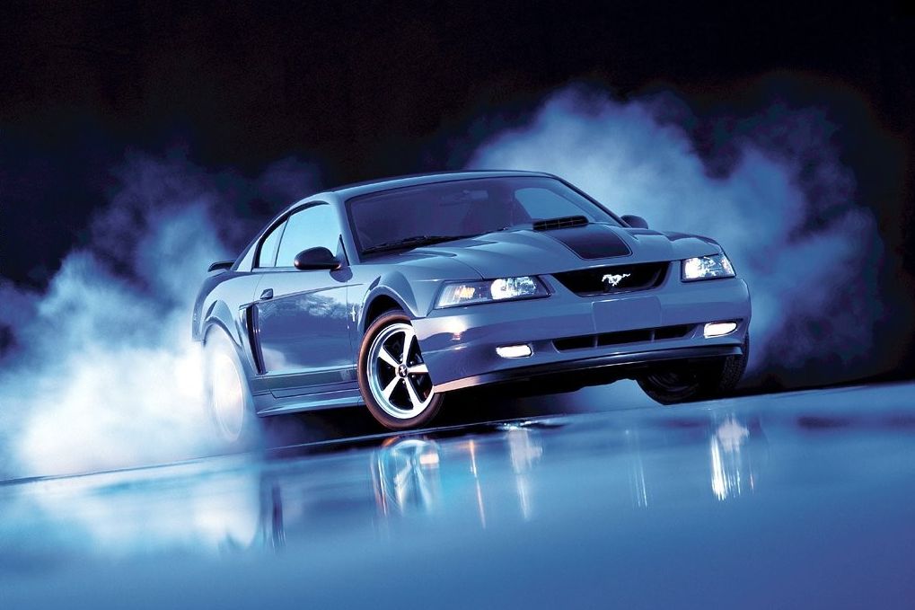 FORD MUSTANG