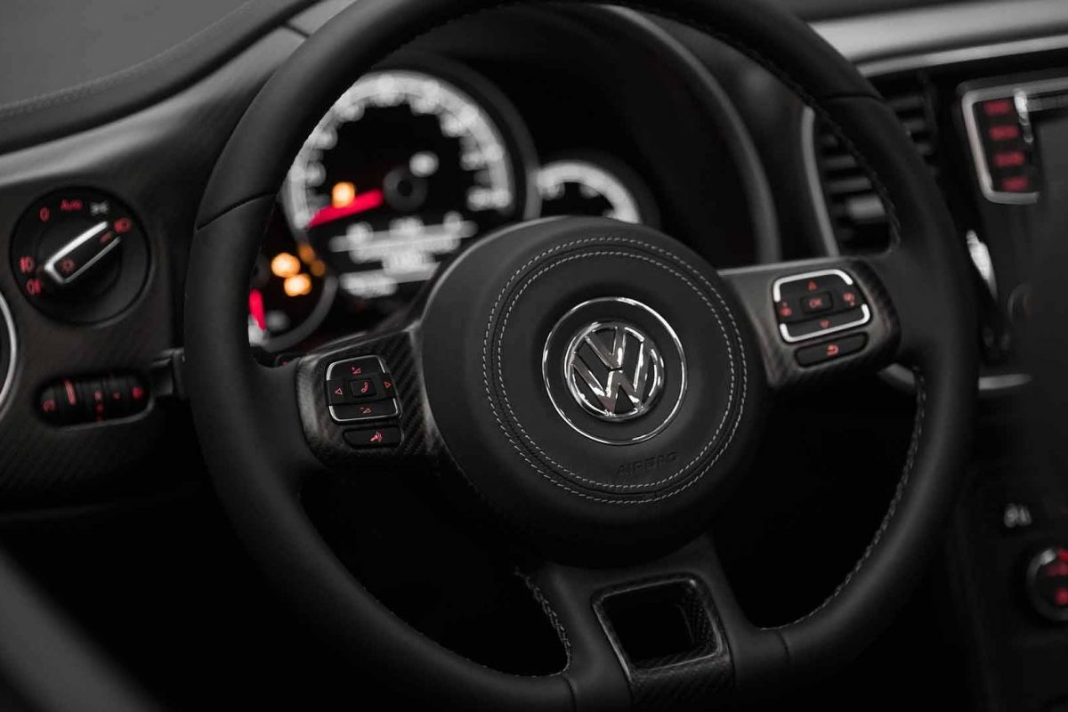 VOLKSWAGEN NEW BEETLE