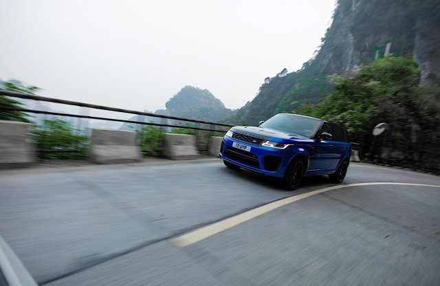 Gyorsabb a Range Rover, mint egy Ferrari