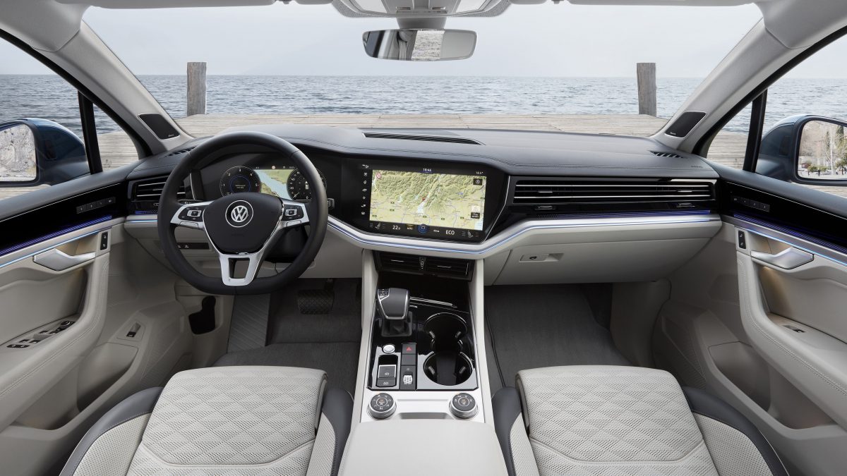 VOLKSWAGEN TOUAREG
