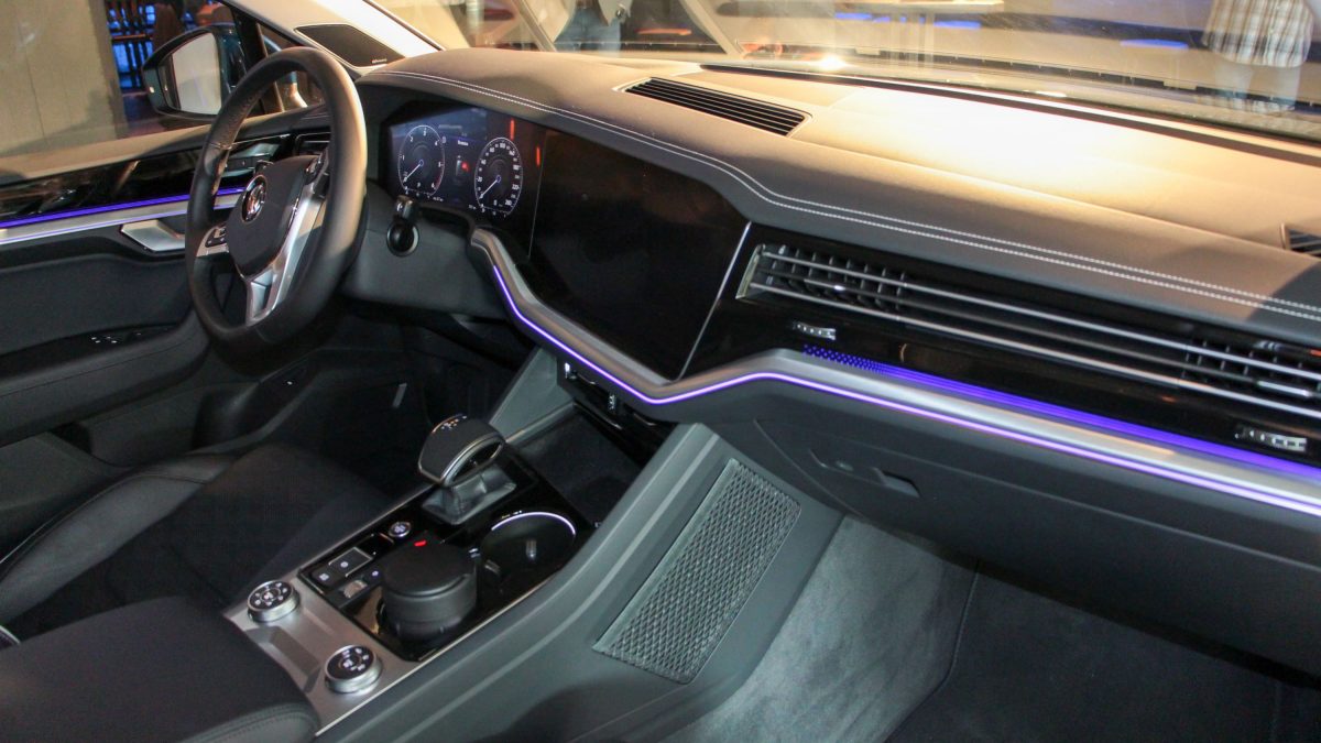VOLKSWAGEN TOUAREG