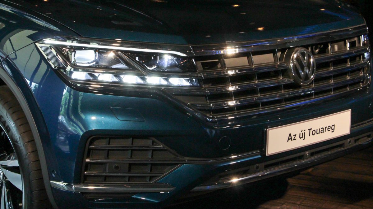 VOLKSWAGEN TOUAREG