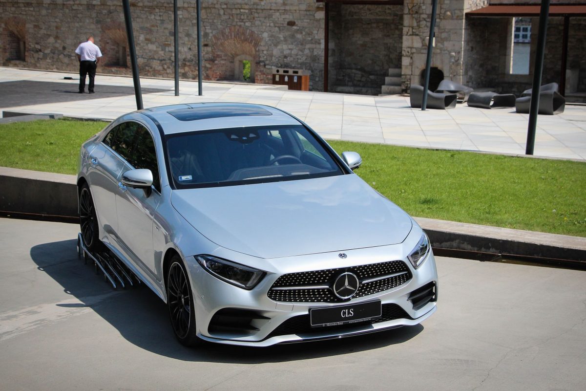 MERCEDES-BENZ