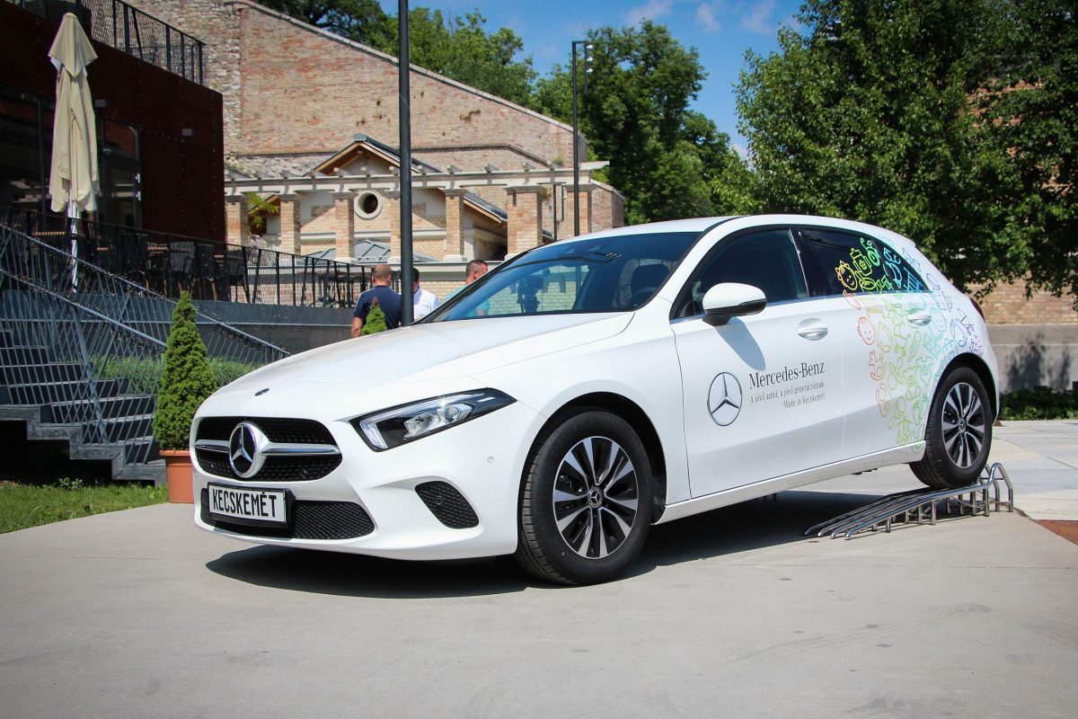 MERCEDES-BENZ