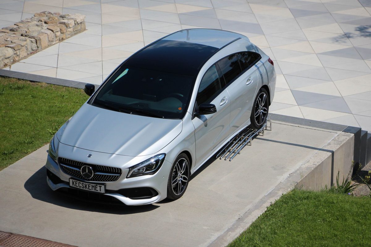 MERCEDES-BENZ