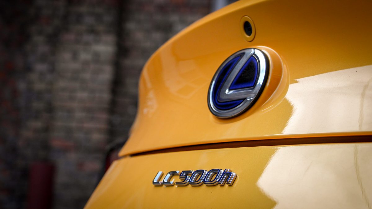 LEXUS