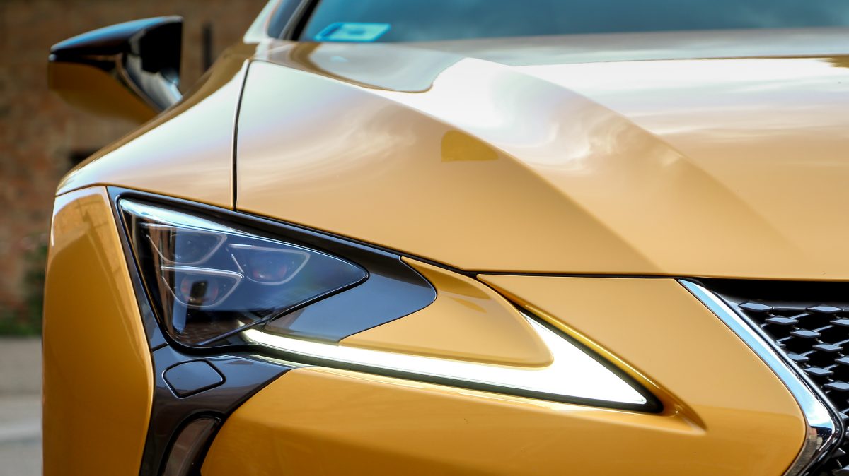 LEXUS