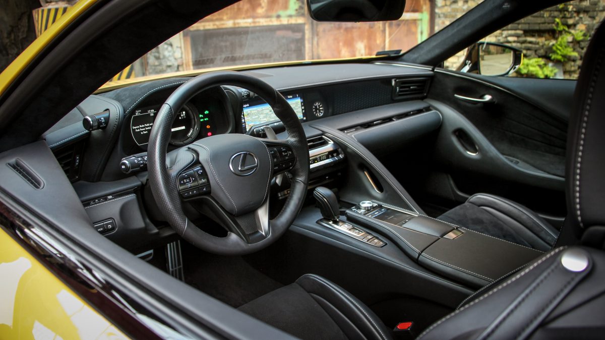 LEXUS