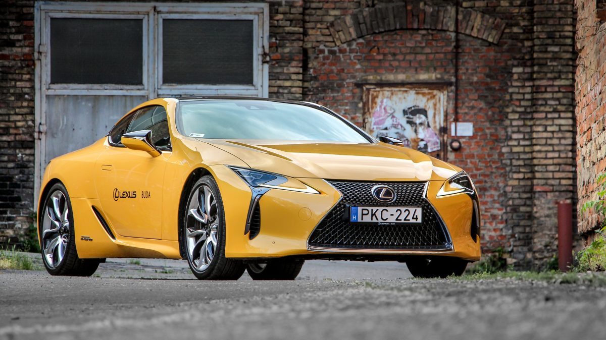 LEXUS