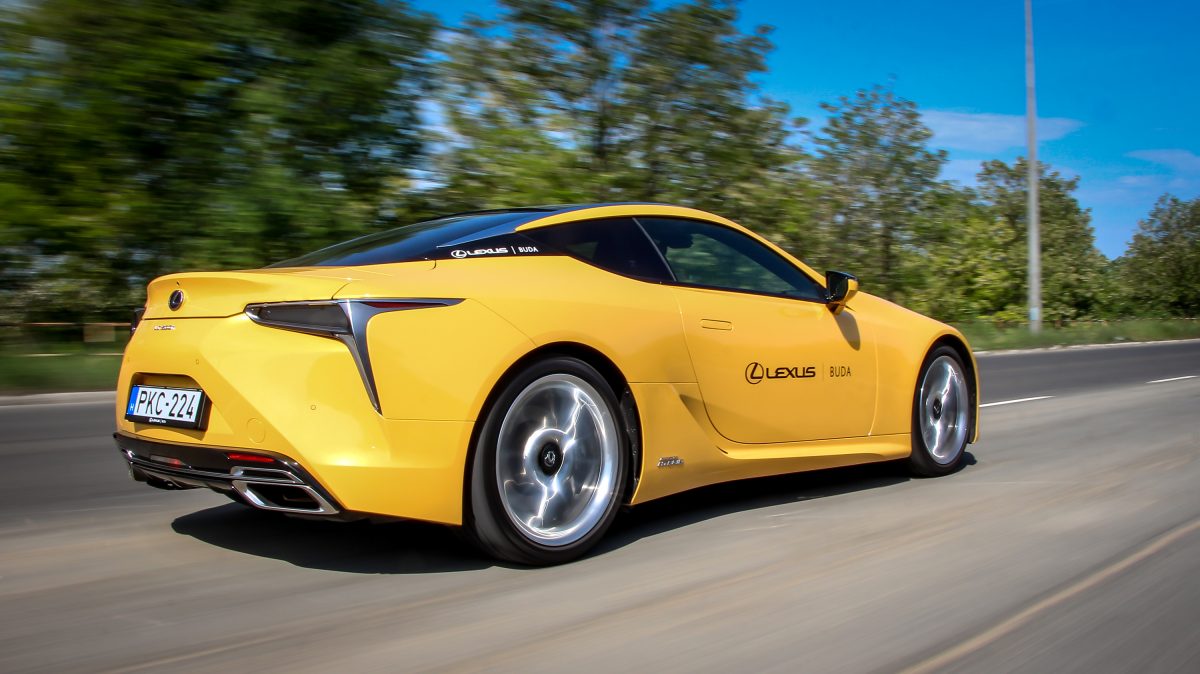 LEXUS