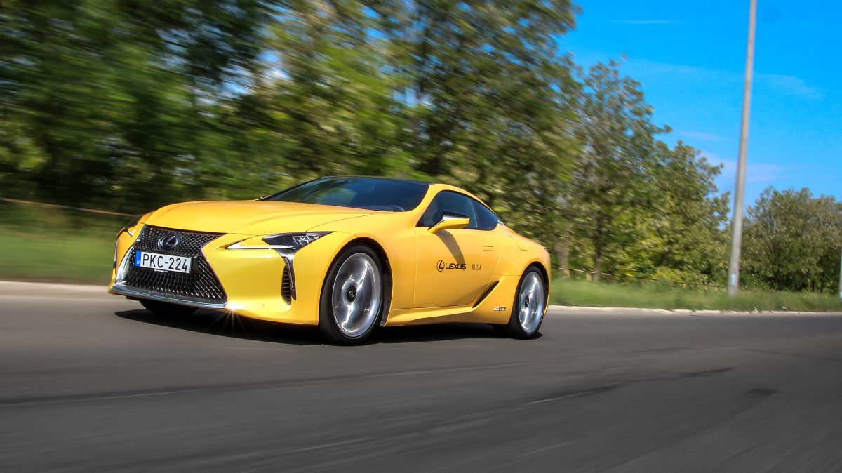 LEXUS
