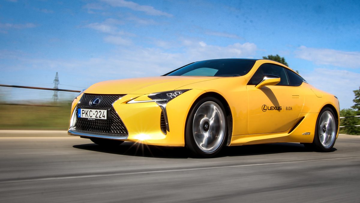 LEXUS